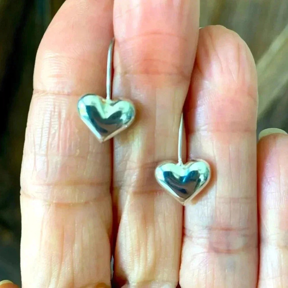 Petite Bubble Heart 925 Sterling Silver Drop Hook Earrings NEW - Picture 1 of 4